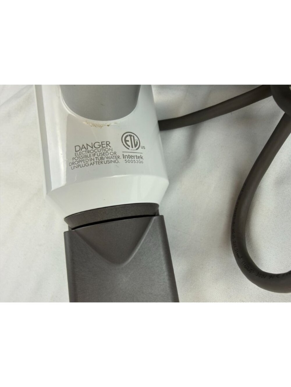 Dyson Supersonic HD07 Professional Hair Dryer, Silver/White - 100% Original - Picture 6 of 9